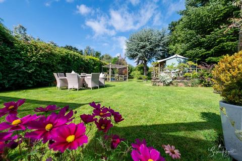 undefined, Church Road, Wootton Bridge