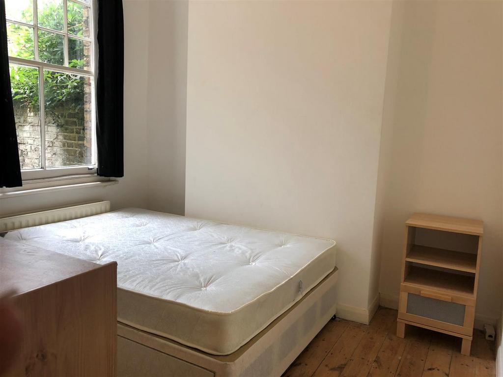 Third Bedroom, Tennyson Street, Battersea