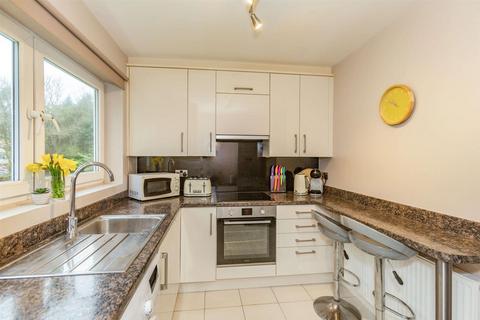 2 bedroom flat for sale, Coppice Beck Court, Harrogate, HG1 2LB