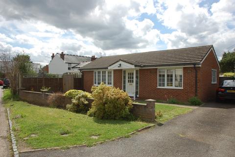 2 bedroom bungalow for sale - Sycamore Road, Chalfont St. Giles, HP8