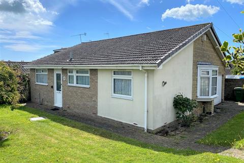 2 bedroom detached bungalow for sale, Hurstwood Close, Bexhill-on-Sea, TN40