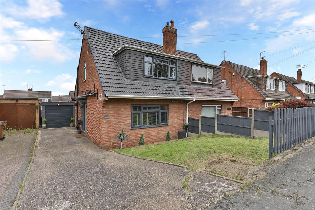 Winchester Drive, Midway, Swadlincote 3 bed semidetached house for