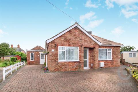 4 bedroom detached bungalow for sale, Vinery Close, West Lynn