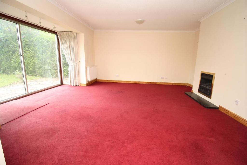 Denmark Avenue, Woodley, Reading 5 bed detached house £775,000