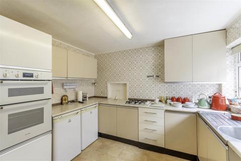 9 Croft Road, Great Longstone, Bakewell, DE45 1PA