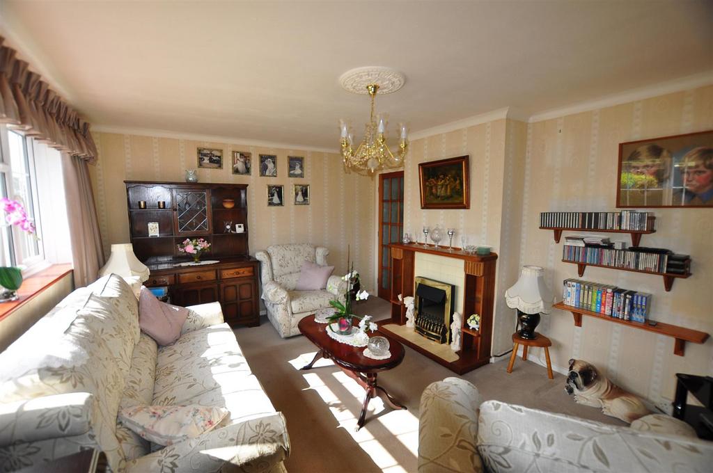 Kings Meadow, Clent, Stourbridge 3 bed semidetached house for sale £