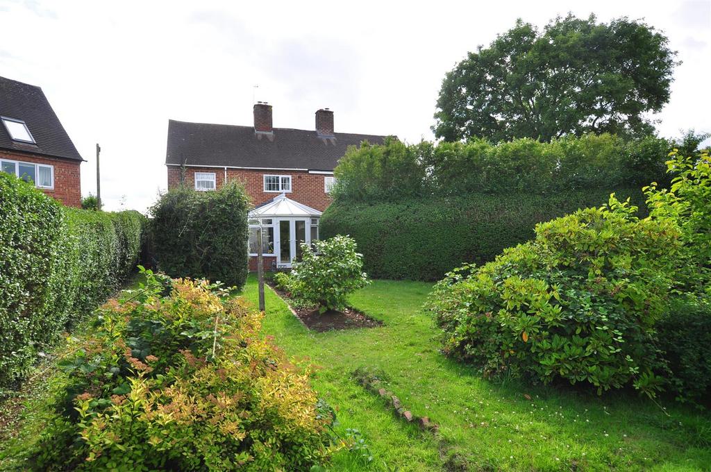 Kings Meadow, Clent, Stourbridge 3 bed semidetached house for sale £
