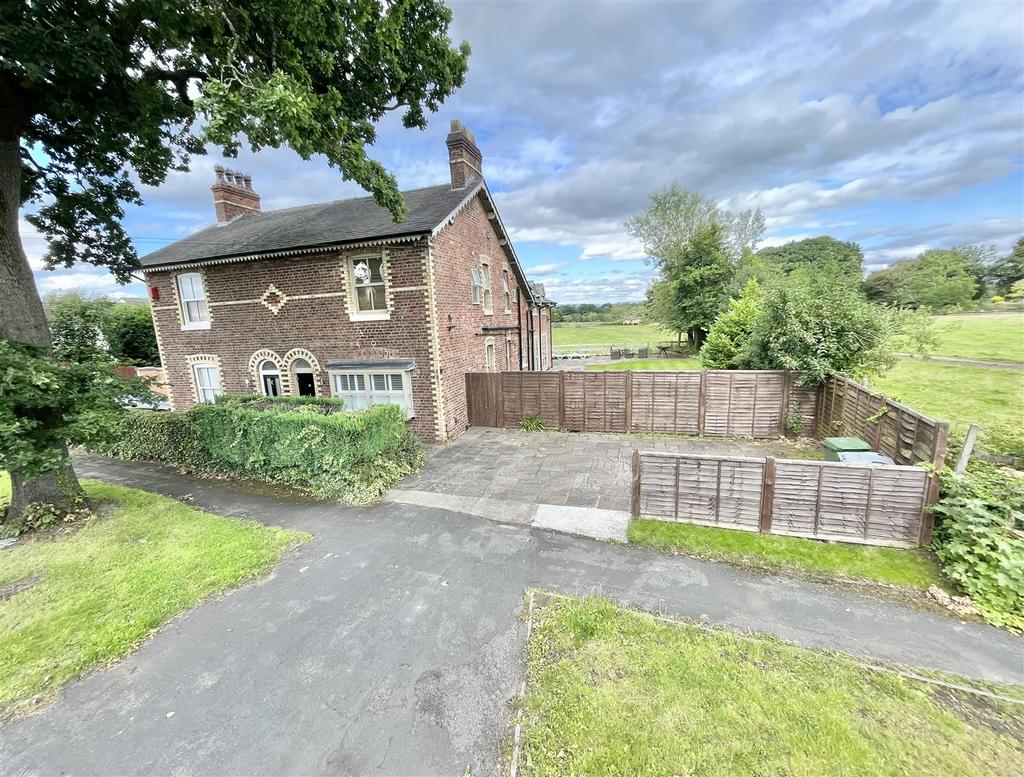 Handforth Road, Wilmslow 3 bed semidetached house for sale £599,950
