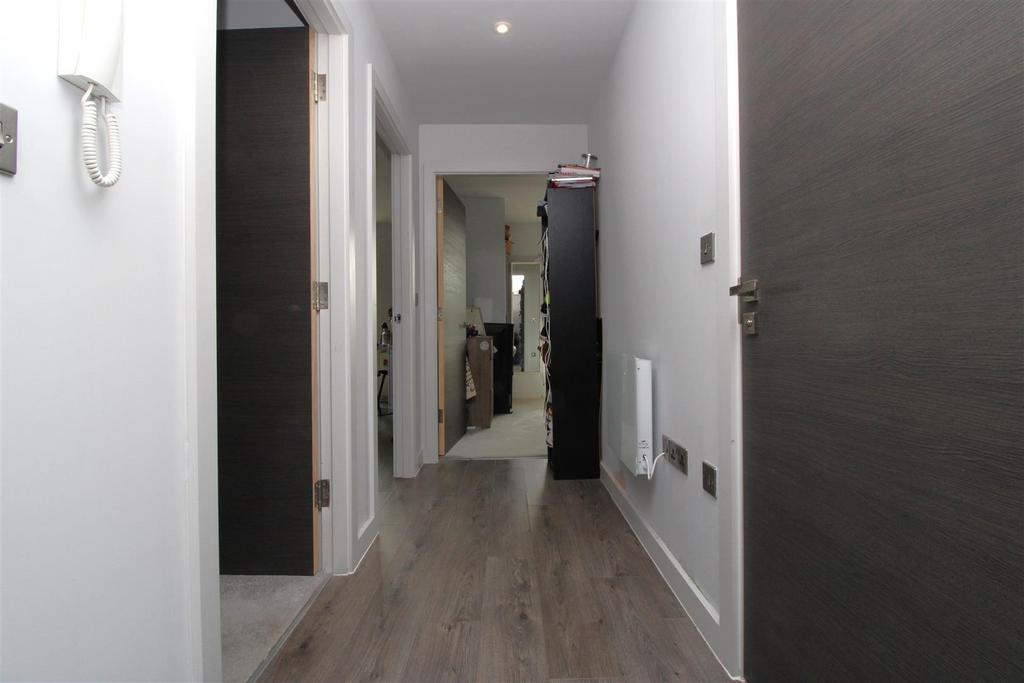 Hallway.JPG