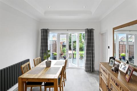 11 Attlee Crescent, Wakefield, WF2 6RF