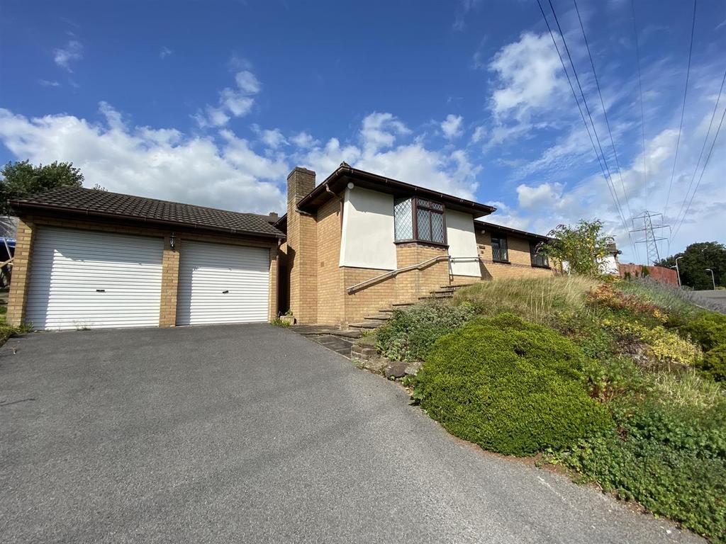 Llys Westfa, Llanelli 3 bed bungalow £265,000