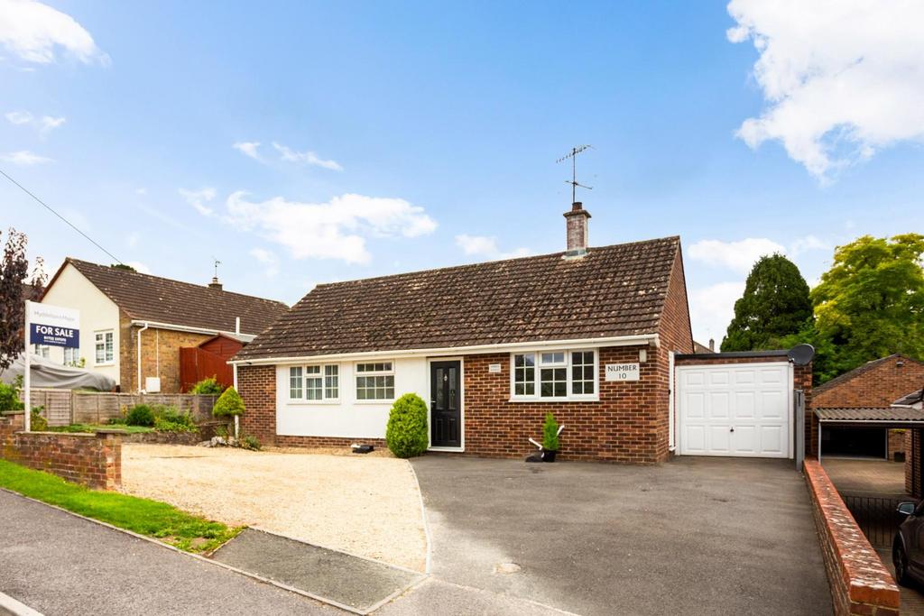 Hillside Drive, Gomeldon 3 bed detached bungalow for sale £382,000