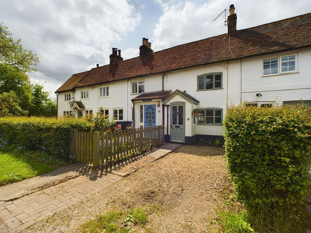 Perry Green Cottages, Peters Green, LU2 2 bed terraced house £350,000