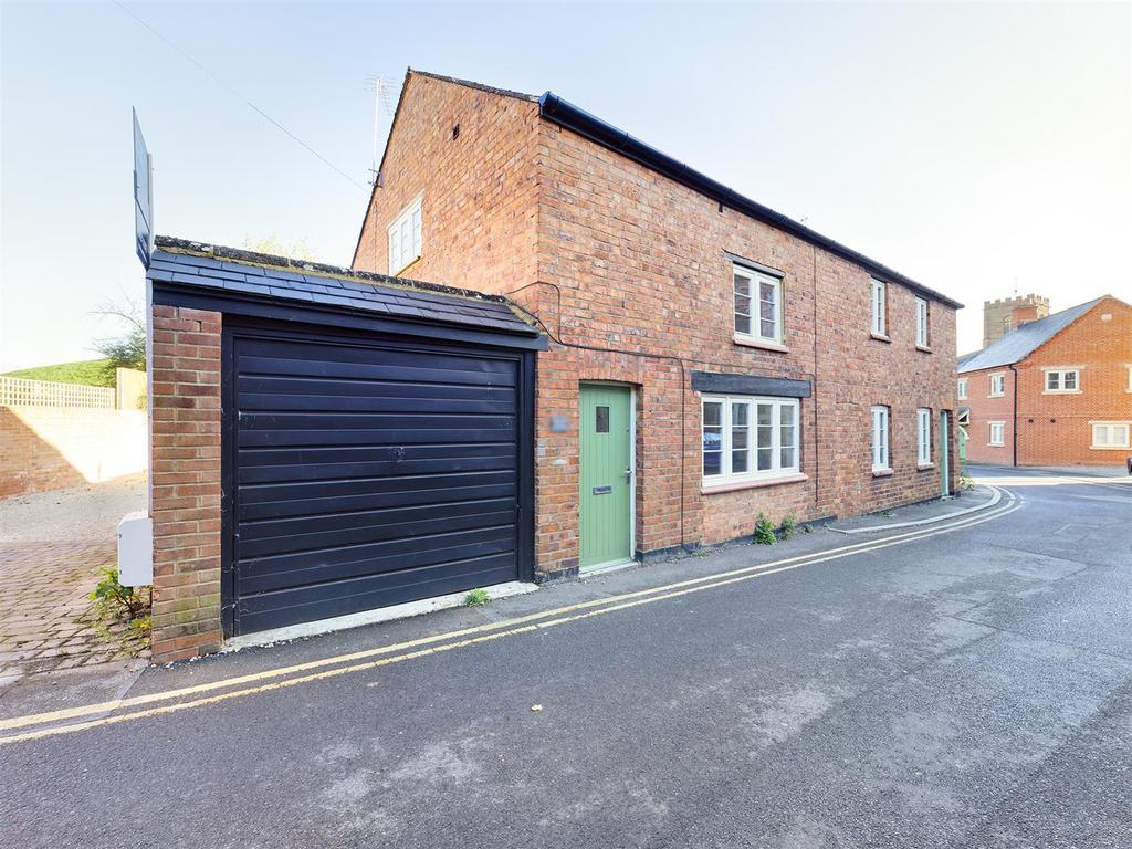Moat Lane, Towcester 3 bed cottage for sale £385,000