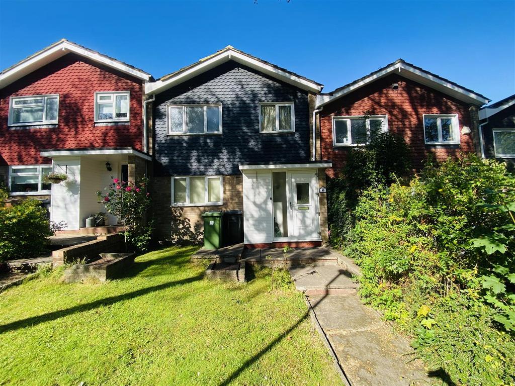 Ivinghoe Road, Bushey WD23 3 bed terraced house £525,000