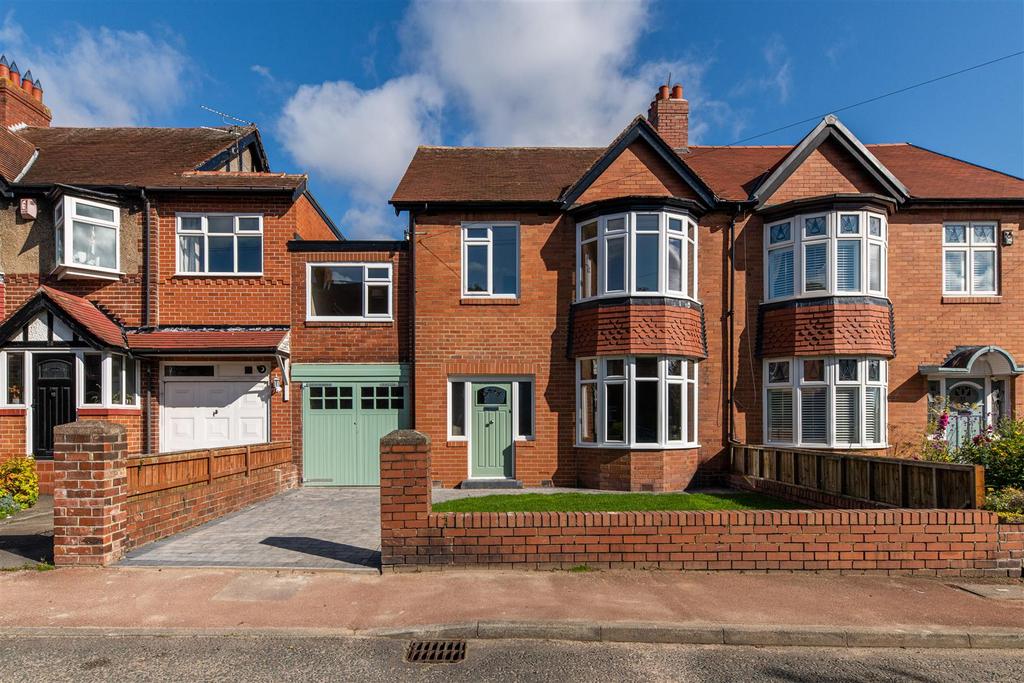 Rokeby Drive, Kenton, Newcastle Upon Tyne 5 bed semidetached house for
