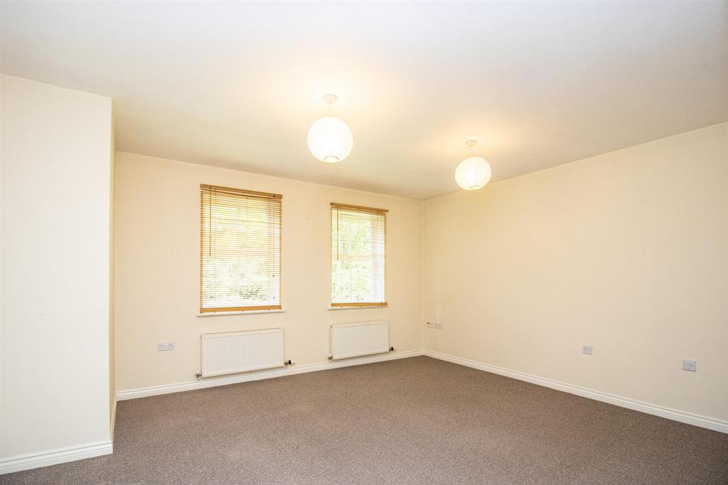 Whitcliffe Gardens, West Bridgford... 2 bed flat £875 pcm (£202 pw)