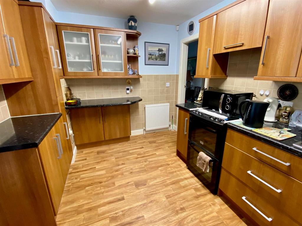 Water Royd Avenue, Mirfield 2 bed detached bungalow for sale £285,000