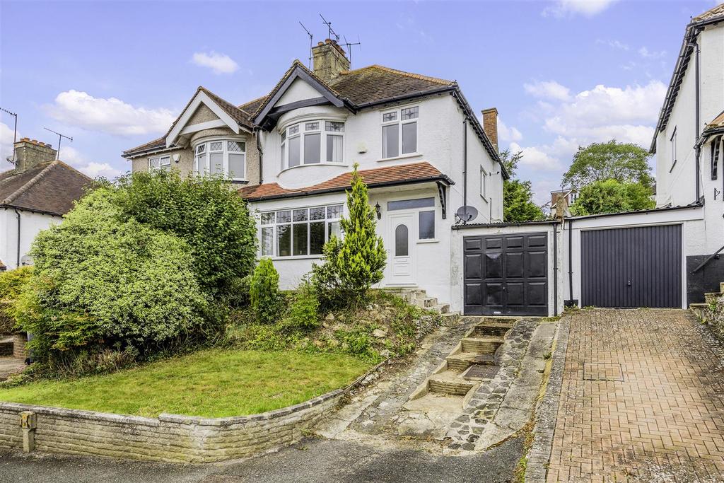 St. Andrews Road, Coulsdon 3 bed semidetached house for sale £595,000
