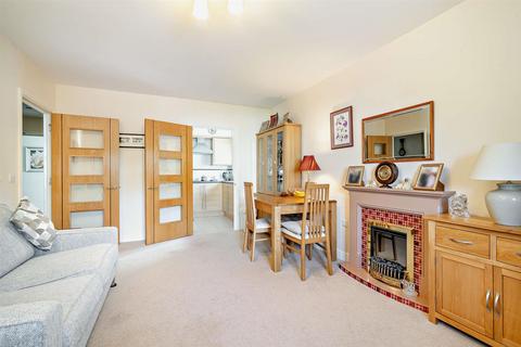 2 bedroom apartment for sale, Beechfield Court, The Parks, Minehead