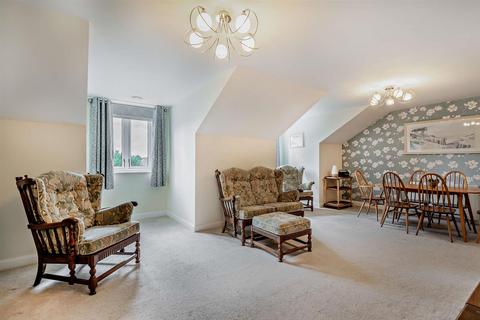 2 bedroom apartment for sale - Alder View Court, 1A Newby Farm Road, Scarborough