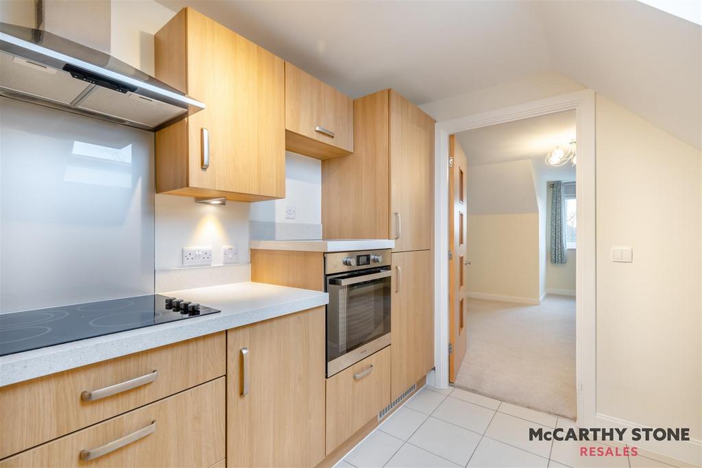 8583414-interior07.jpg