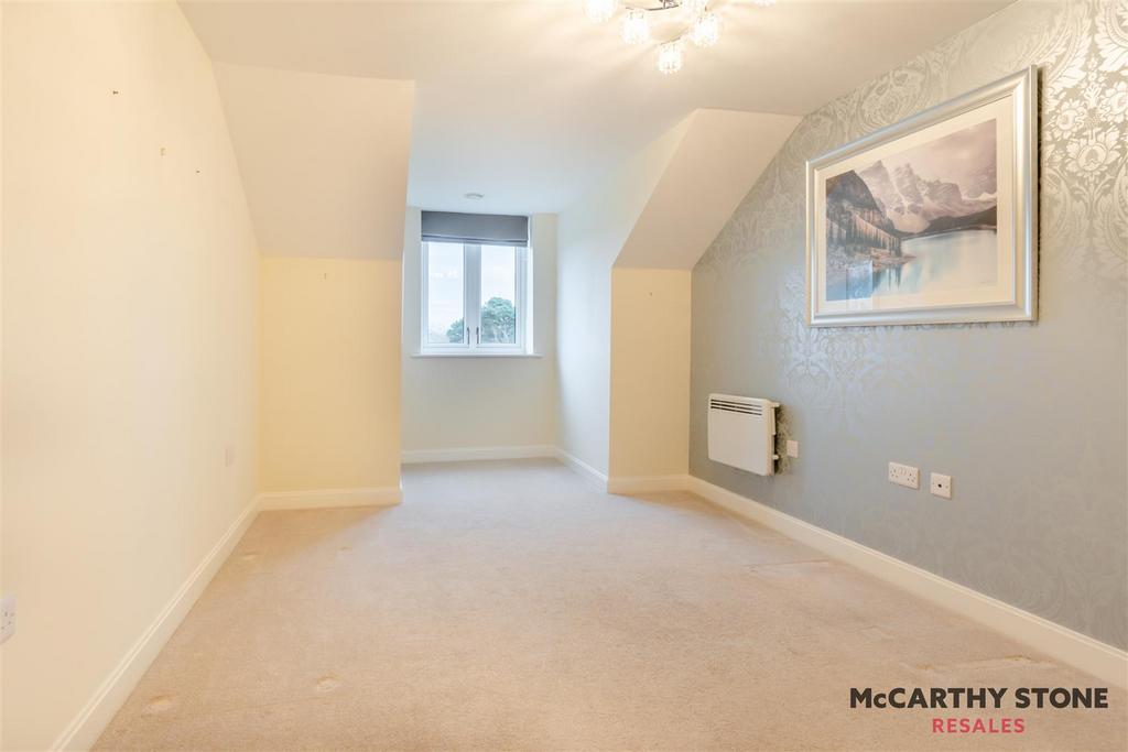 8583414-interior10.jpg