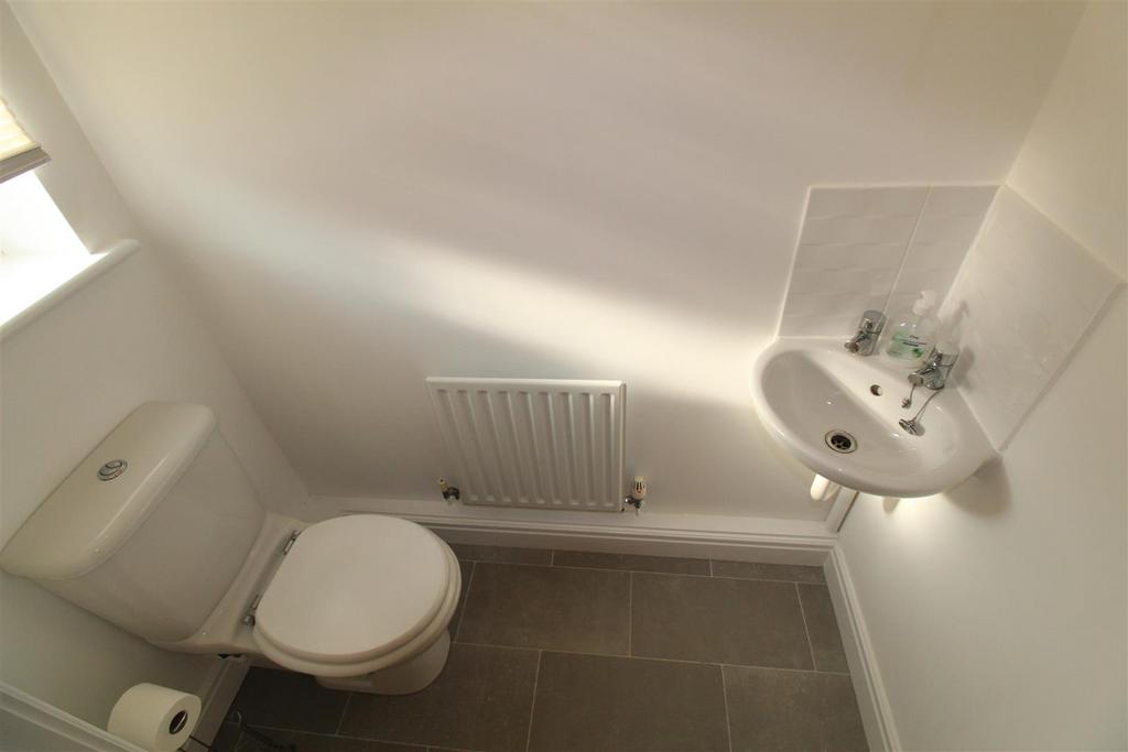 Fulford Close, Bideford 4 bed terraced house to rent £1,200 pcm (£277 pw)
