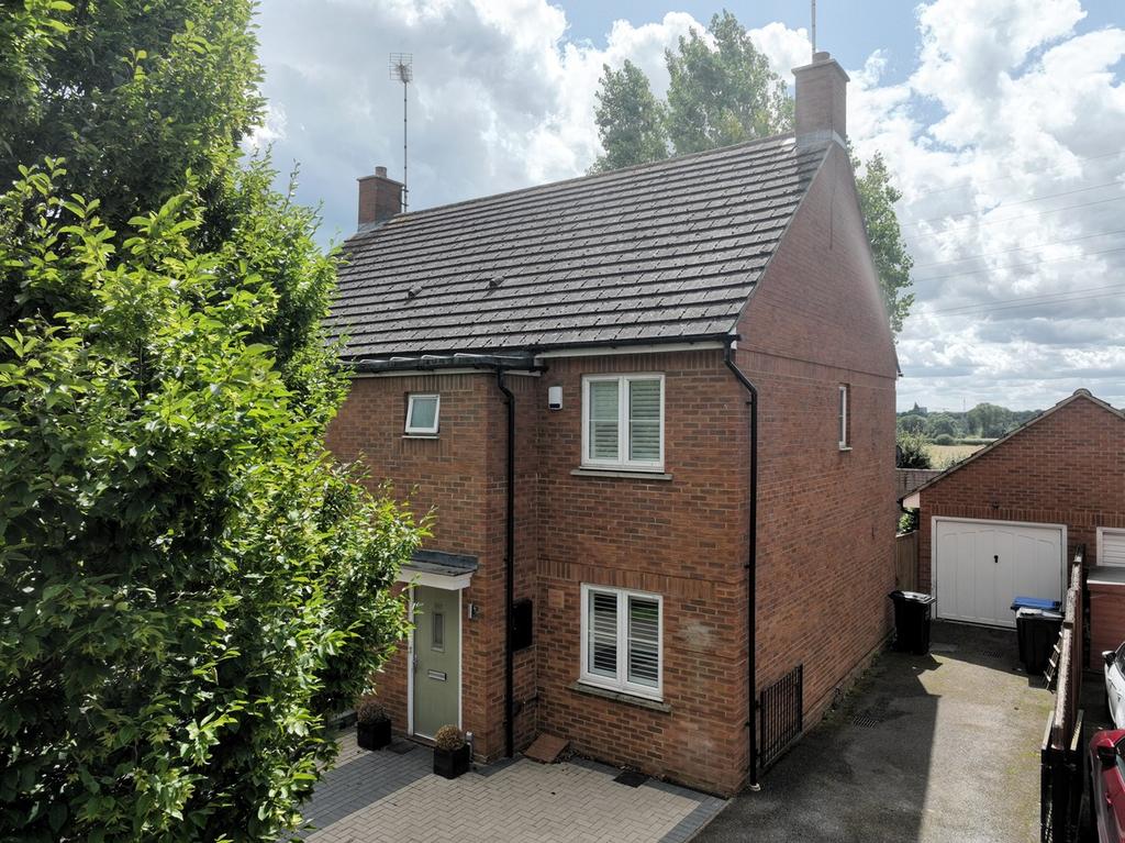 Eddington Crescent, Welwyn Garden City, AL7 3 bed semidetached house