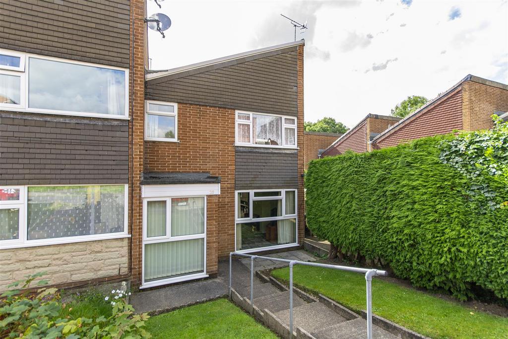 Green Farm Close, Holme Hall, Chesterfield 2 bed terraced house for