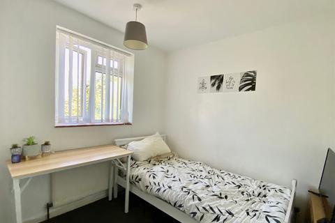 3 bedroom flat for sale - Dyson Road, London