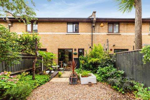 22 Hanover Avenue, London, E16 1SD