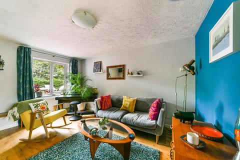 22 Hanover Avenue, London, E16 1SD