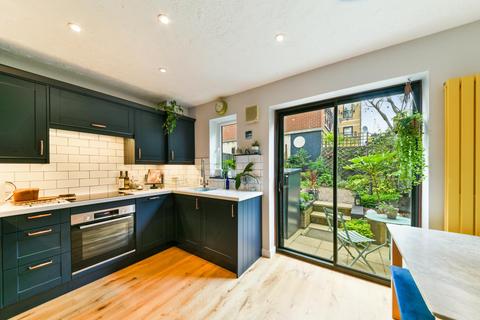 22 Hanover Avenue, London, E16 1SD