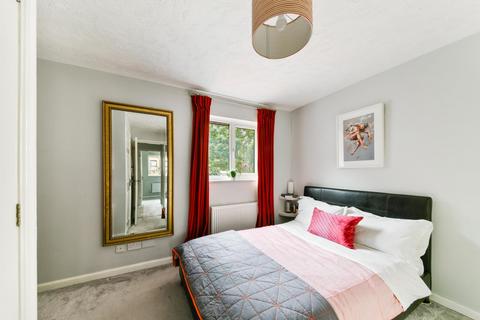 22 Hanover Avenue, London, E16 1SD