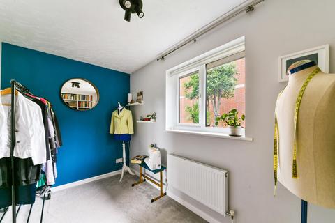 22 Hanover Avenue, London, E16 1SD