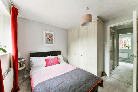 22 Hanover Avenue, London, E16 1SD