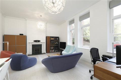 3 bedroom flat to rent, Claremont Lodge, The Downs, SW20