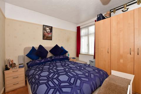 1026 High Road, Romford, RM6 4BA