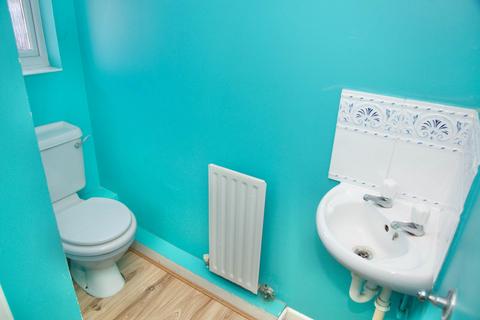 5 Bluebird Way, London, SE28 0HY