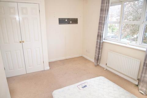 5 Bluebird Way, London, SE28 0HY