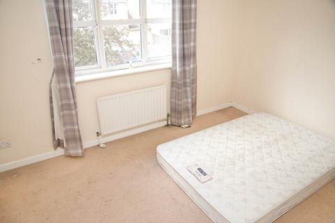 5 Bluebird Way, London, SE28 0HY