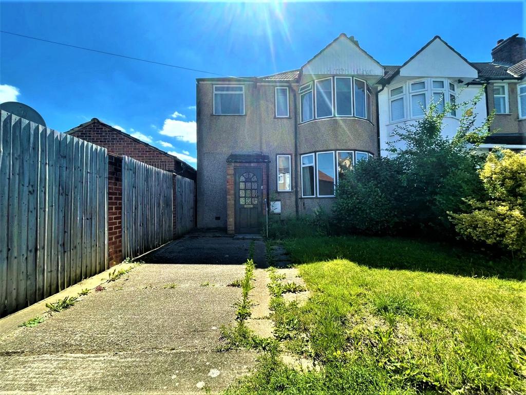 Lyndon Avenue, Sidcup, Kent, DA15 3 bed end of terrace house for sale