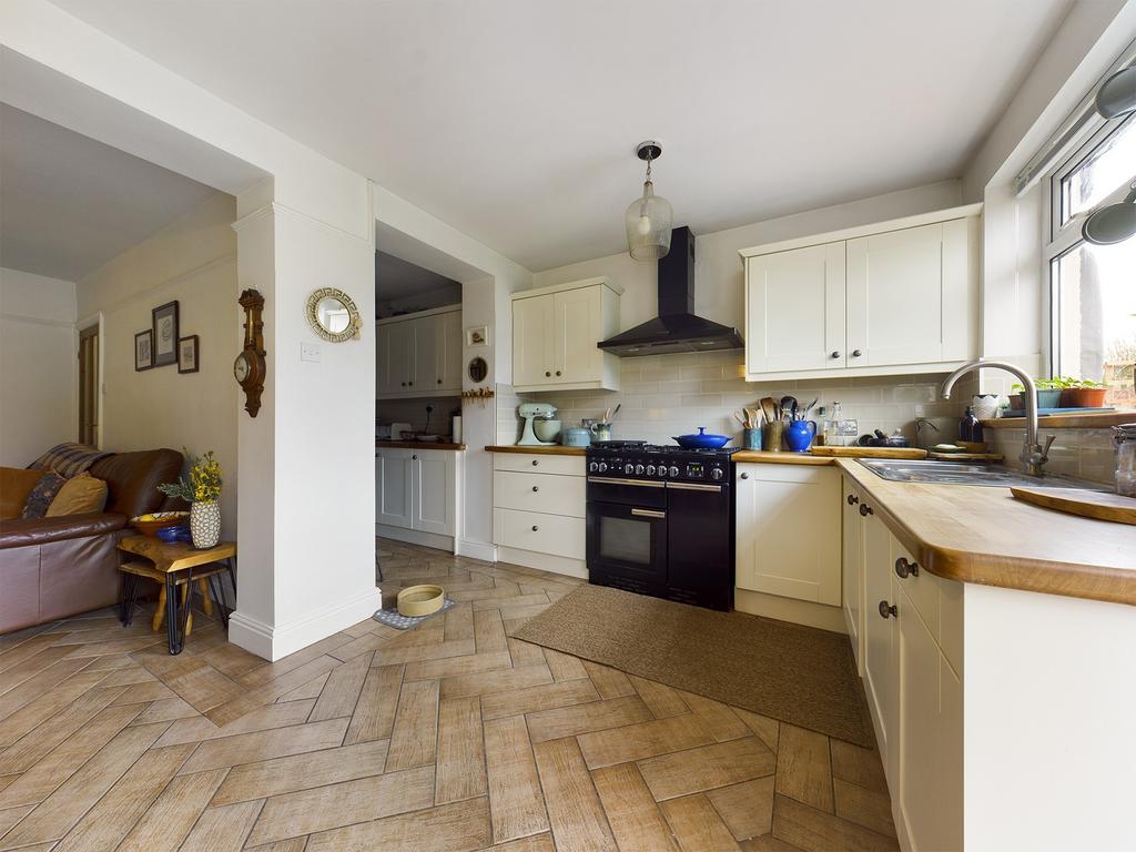 Kitchen/Dining Area