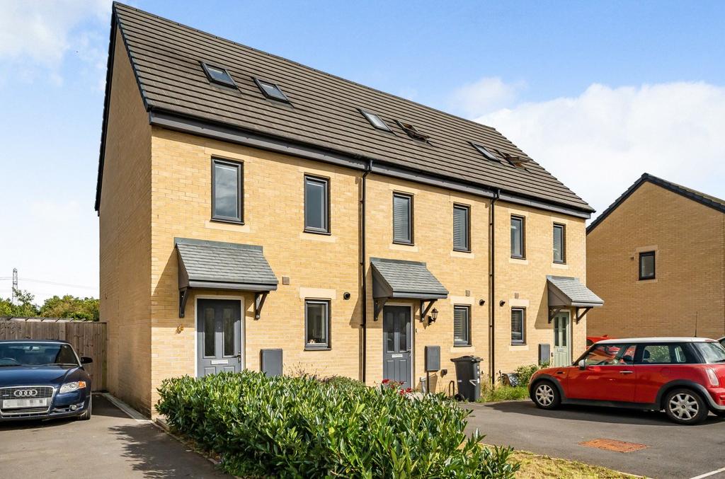 Blackberry Road, Frome, BA11 3 bed terraced house for sale £285,000