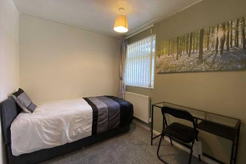 7 bedroom house share to rent, Hurst Avenue, Sale, Manchester