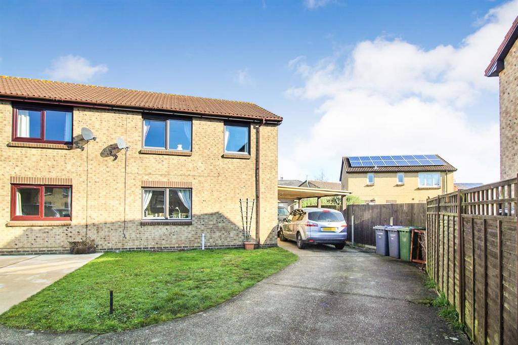 Cedar Road, Rendlesham 3 bed semidetached house for sale £250,000