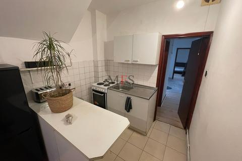 undefined, The Glen, Southall, UB2