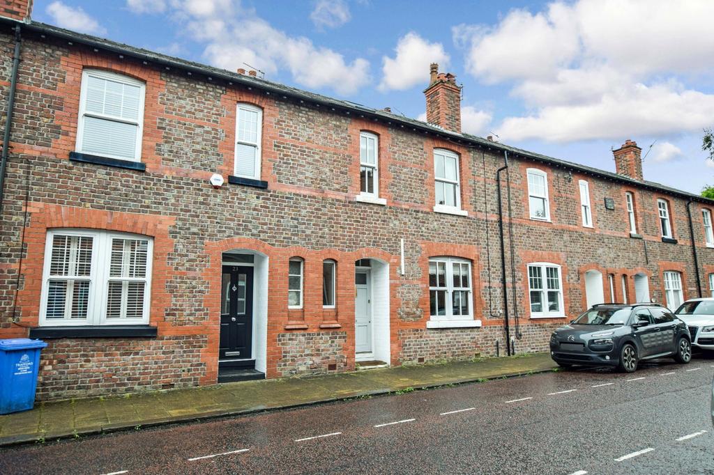 York Street, Altrincham, Cheshire, WA15 2 bed terraced house £1,450