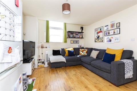 3 bedroom duplex for sale, Hornsey Road, London, N7